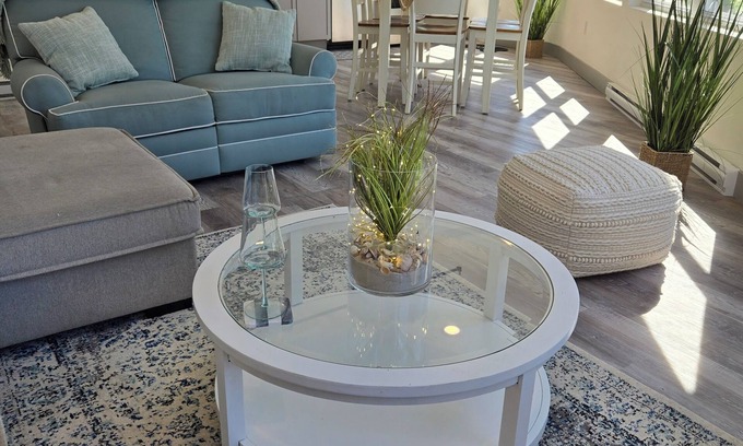 Onset Wohnung | Steps to beautiful Onset Beach, the Gateway to Cape Cod with stunning views!