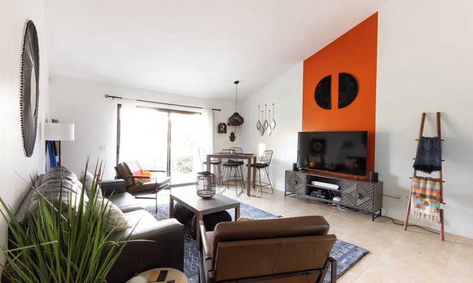 Palm Desert Eigentumswohnung | Steps to pool with Mountain Views!