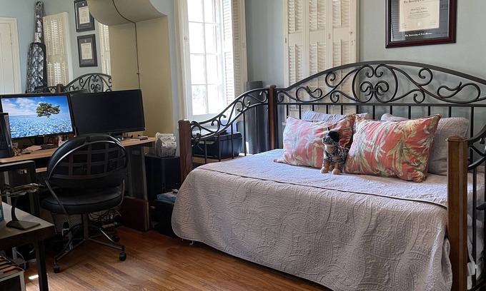 Belmont Shore Haus | Steps to the beach and shopping/dining. Spanish-style house with updated kitchen