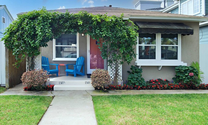 Old Towne Haus | Cosy Beach Bungalow Schritte zum Sand und 4 Blocks zum Pier & Main St.