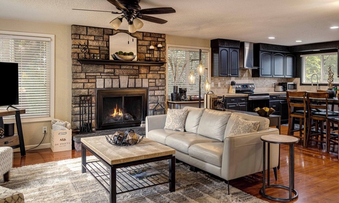 Dayton Haus | Steps to wine, food, & park, with private backyard