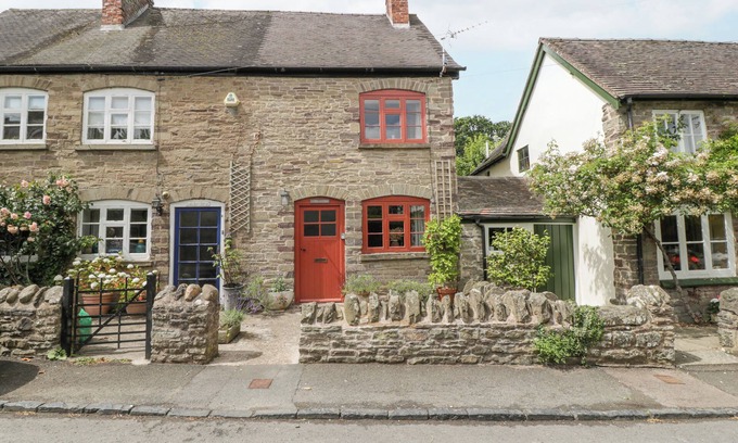 Weobley Hütte | STONE COTTAGE, pet friendly, character holiday cottage in Weobley