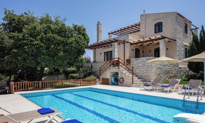 Eletherna Villa | Steinvilla in malerischem Dorf! Privater Pool und volle Privatsphäre!