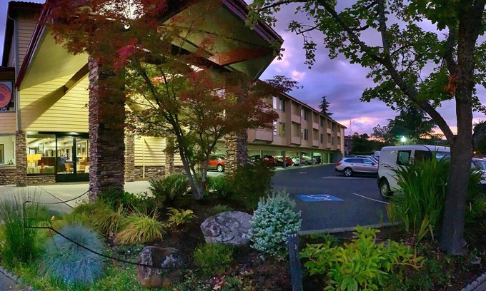 Siskiyou-Hargadine Historic District Hotel | Stratford Inn