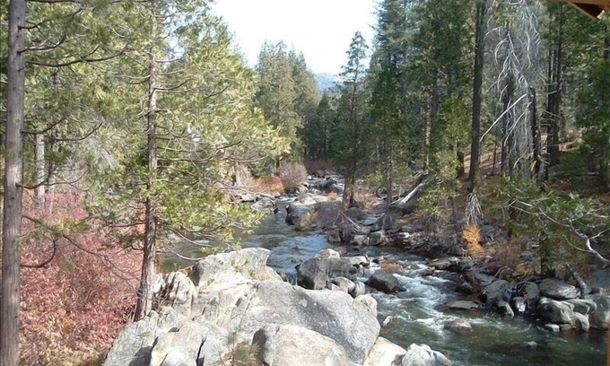 Strawberry Kabine | Strawberry, Pinecrest, Dodge Ridge Riverfront Estate! Beeindruckend!