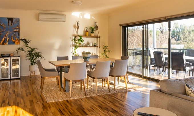 Porepunkah Haus | Streamside Retreat - Located in Porepunkah