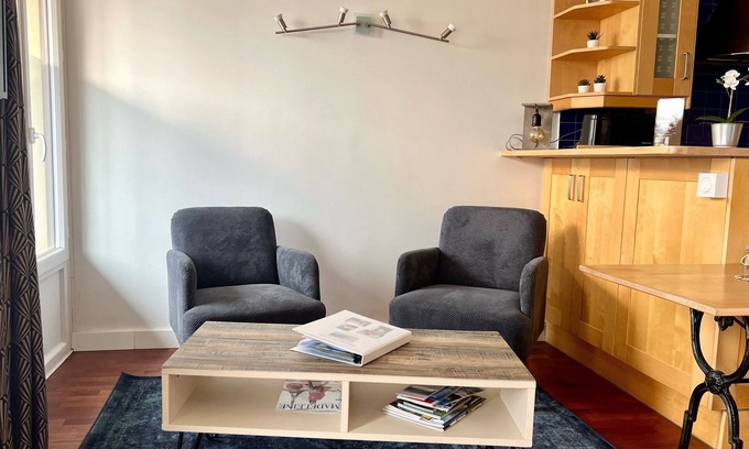 Aix-les-Bains City Center Wohnung | Studio 3 ***, in the heart of Aix, with balcony and free parking