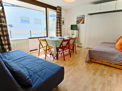 Chamrousse Wohnung | Studio 3 places à côté des pistes, commerces et ESF, balcon, animaux acceptés - FR-1-340-31