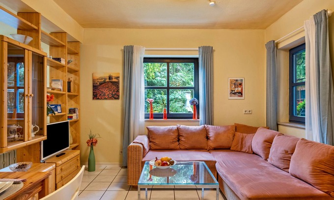 Unterkirnach Wohnung | Studio '38 sqm' with Shared Terrace, Shared Garden and Wi-Fi