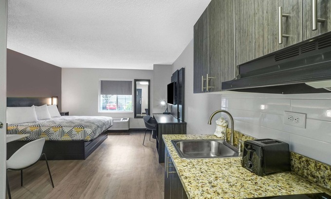 Duluth Hotel | Studio 6 Duluth, GA - Near Gas South District