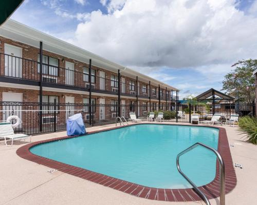 Luling Hotel | Studio 6-Luling, LA