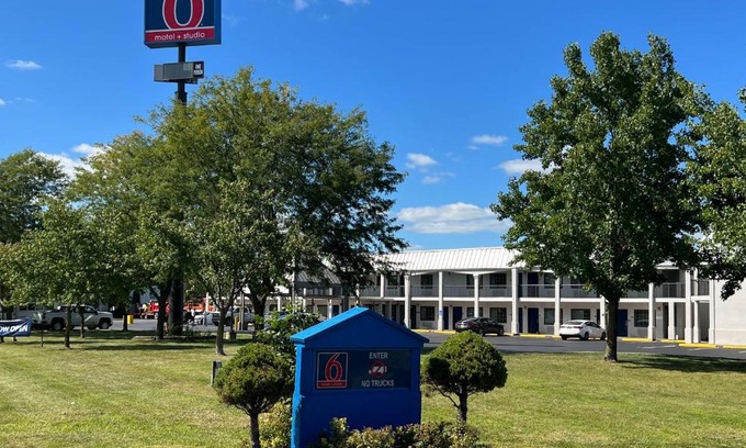 Lafayette Hotel | Studio 6 Suites - Lafayette, IN