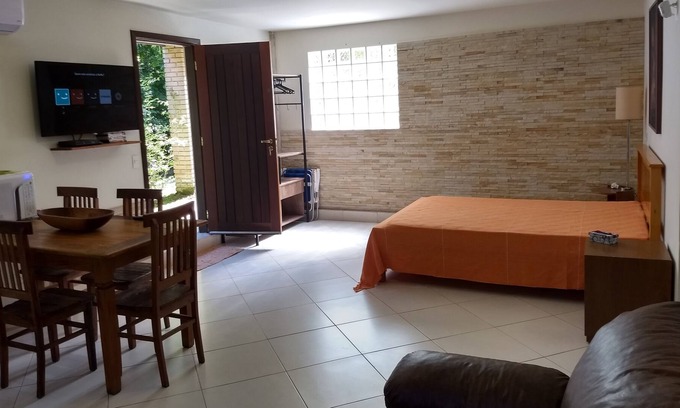 Praia Grande Wohnung | Studio nur wenige Schritte vom wunderschönen Praia do Julião entfernt