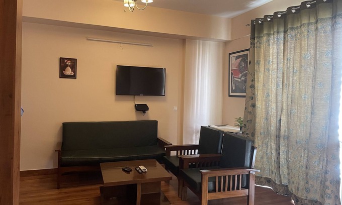 Gomti Nagar Wohnung | Studio Apart at DLF MyPad in Vibhuti Khand Gomtinagar