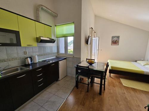 Duce Wohnung | Studio apartment in Duce with sea view, balcony, air conditioning, WiFi 5067-6