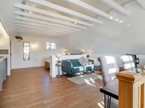 Diss Wohnung | Studio Flat in Heritage Triangle, Diss