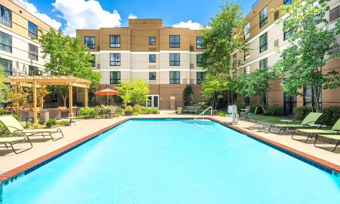 White Station Wohnung | Studio | Free Breakfast. Outdoor Pool. Gym.