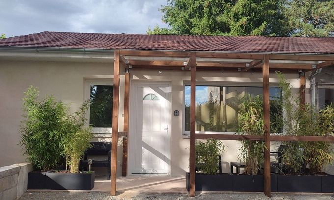 Oyonnax Wohnung | Studio in new private property with terrace in good location