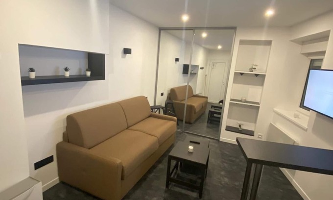 Dole Wohnung | Studio in the heart of downtown Dole