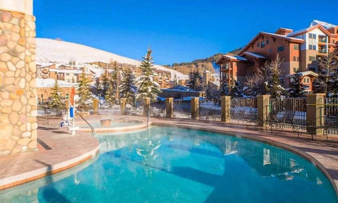 Crested Butte Eigentumswohnung | Studio Perfect Location 311 with Pool and Hot Tub