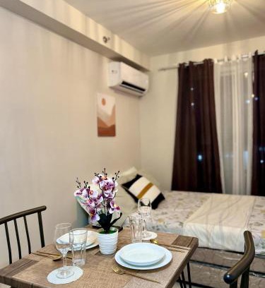Lapu-Lapu Wohnung | Studio Retreat with Balcony and Pool