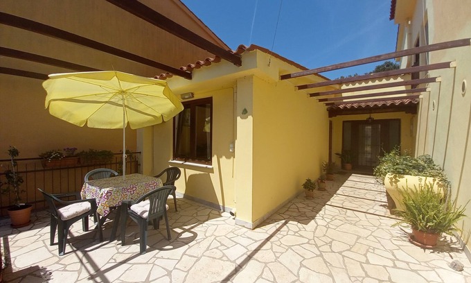 Pjescana Uvala Wohnung | Studio Ružica im Dorf Pješčana Uvala, 500 m vom Strand entfernt