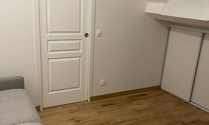 12th Arrondissement Wohnung | Studio (separate bedroom) refurbished