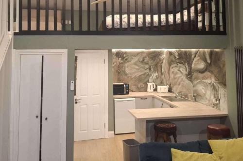 Blessington Wohnung | Studio - Sleeps 4 - Garden - Parking - Wifi