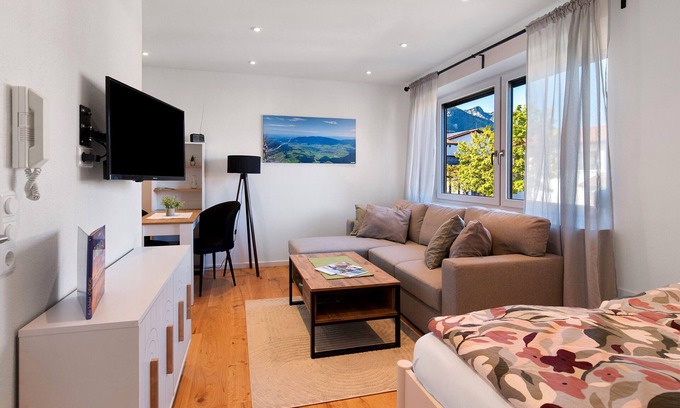 Kreuzfeld Wohnung | Studio 'Sophia Inzell - Neu' mit Bergblick und WLAN