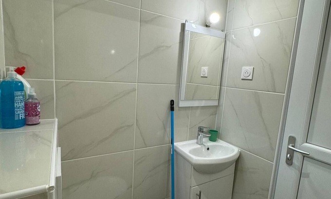 Sevran Haus | Studio Très Confortable Avec Grand Jardin Pour Stationner Véhicule Transports