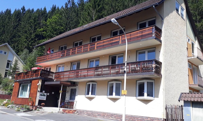 Landkreis Goslar Wohnung | Studio with large Bathroom, sleeps 2