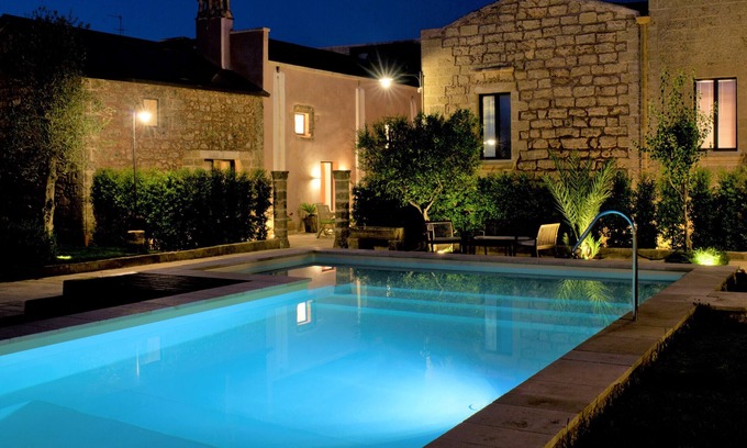 Patu Wohnung | Studio mit XL-Pool im malerischen Städtchen Patù (F)