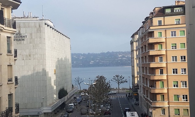 Downtown Geneva Wohnung | STUDIO WITH VIEW OF LAKE GENEVA