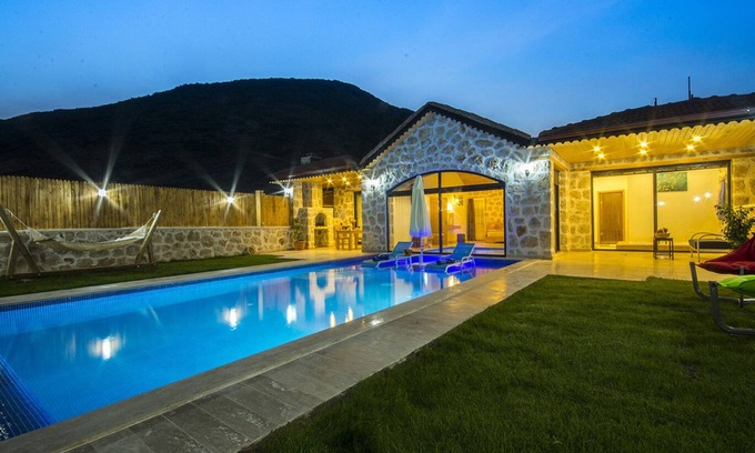 Kas Haus | Stunning 1 Bedroom Villa with Secluded Outdoor Pool & Heated Indoor Pool