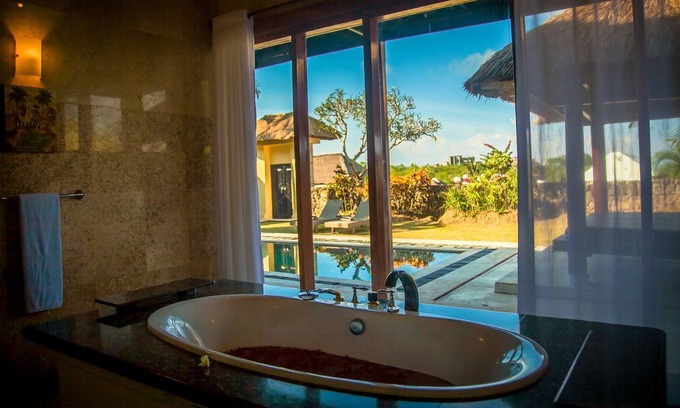 Kampial Villa | Atemberaubende 2 Schlafzimmer in der Nähe von Uluwatu