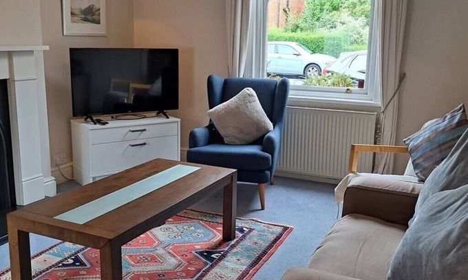 Bramhall Haus | Stunning 3BD Victorian House in Bramhall Village