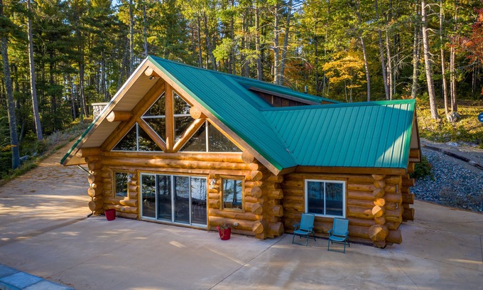 Ely Kabine | Stunning 4 Season Lake Burntside Log Cabin