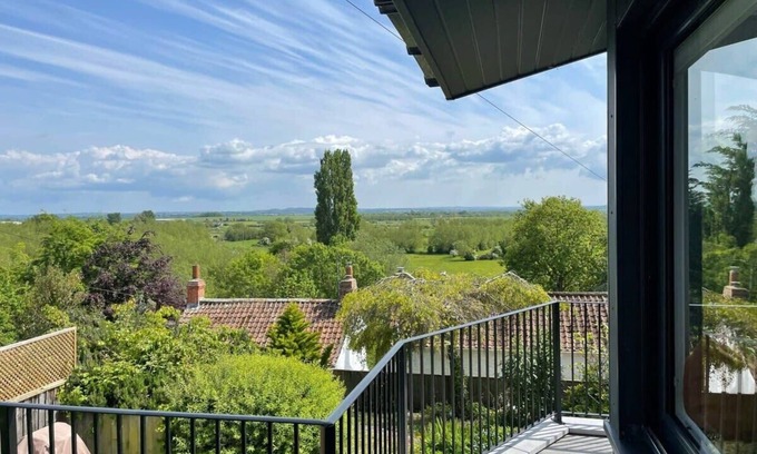 Langport Haus | Stunning Hillside House in Langport