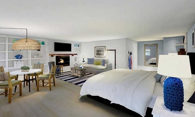 Silver Beach Hotel | Stunning Natural Surroundings! Close to Nobska Lighthouse! FREE Parking!