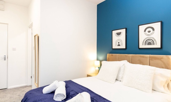 Oldham Bed & Breakfast | Stunning Private Ensuite Rooms in Oldham Sociable House