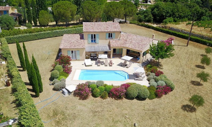 Cotignac Villa | Atemberaubende provenzalische Villa, wunderschön eingerichtet mit beheiztem Pool in 1,5 Hektar