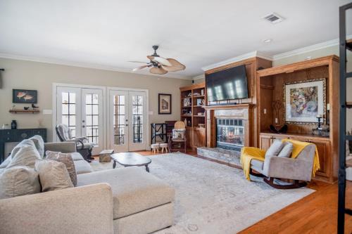 Port Vincent Haus | Stunning Riverside Retreat with Private Pool home