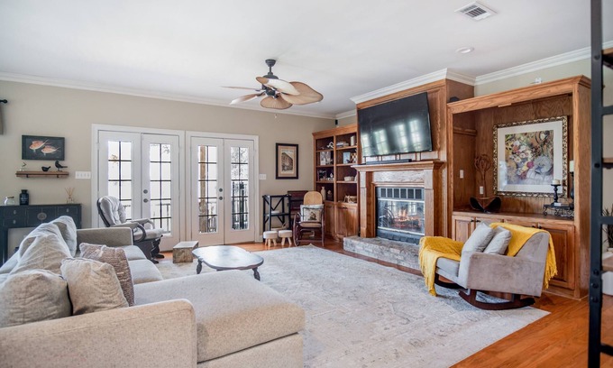 Port Vincent Haus | Stunning Riverside Retreat with Private Pool by RedAwning