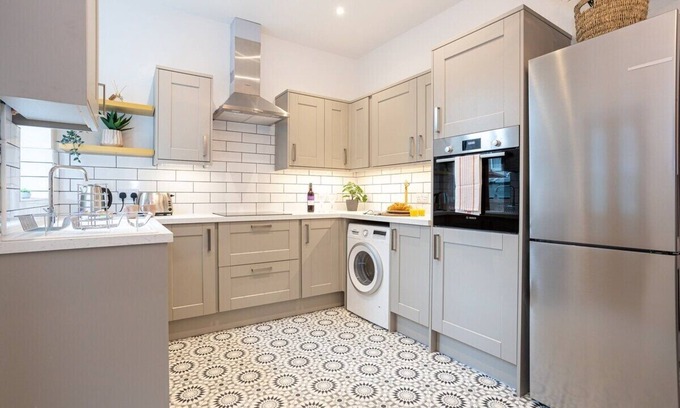 Levenshulme Haus | Stunning Scandi Abode in Manchester - Parking