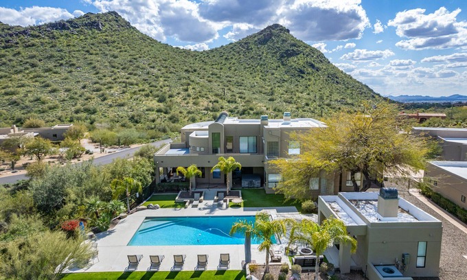 Pinnacle Peak Heights Haus | Stunning Views, Large Pool & Indoor Basketball