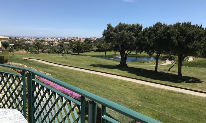 Atalaia Wohnung | Atemberaubende Aussicht über Boavista Golf Course & Pool -fabulous große Wohnung