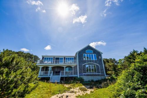 North Eastham Haus | Stunning Water Views by Private Beach