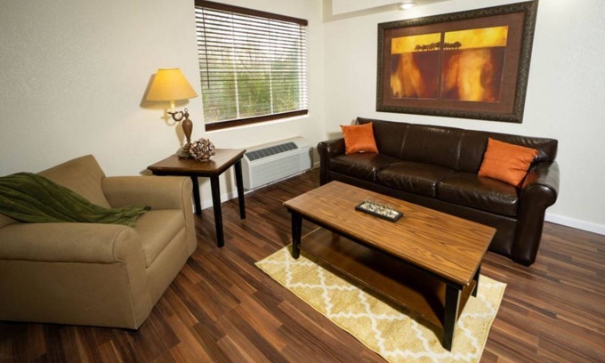 Branson Theater District Eigentumswohnung | Stylish 1BR Getaway with Pool – Oak Ridge Branson