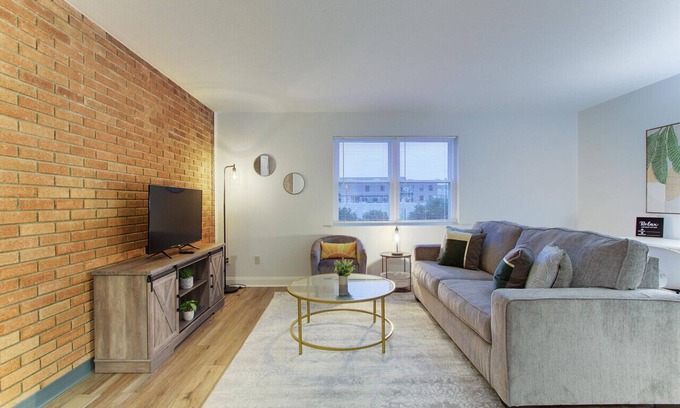 North Canton Wohnung | Stylish & Spacious Two Bedroom