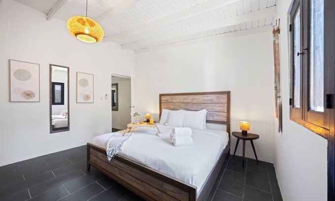 Esmeralda Wohnung | Stylish Aruba Getaway, Close to Beach, Cozy for 2